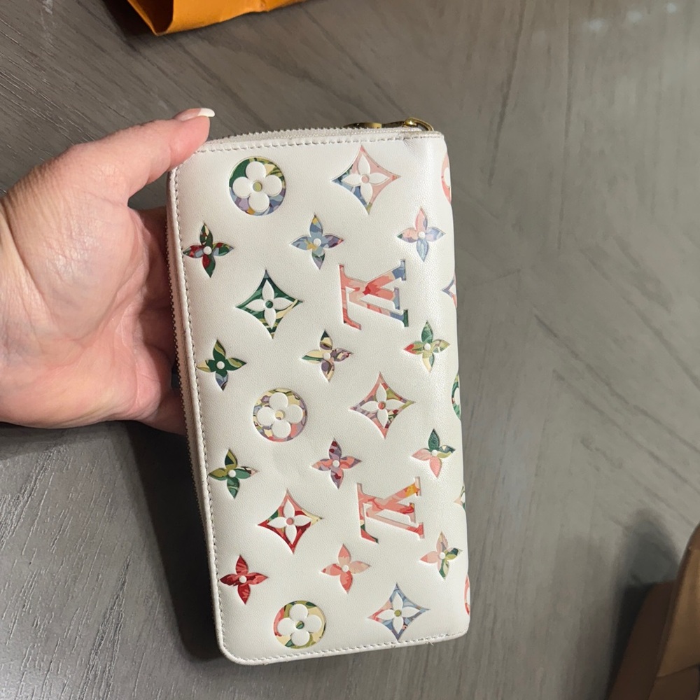Louis Vuitton Zippy Garden Wallet - Picture 7 of 14